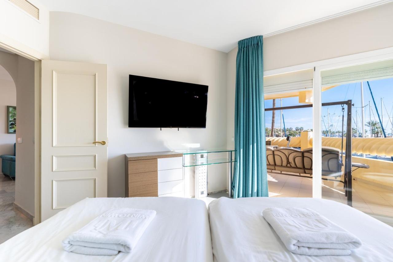 Wintowinrentals Luxury And Sea View Inside Puerto Marina Benalmádena Eksteriør billede